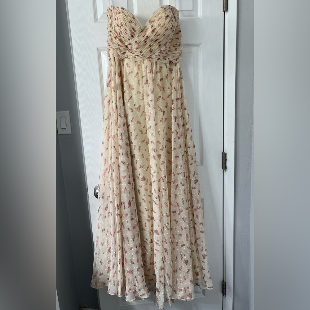 Strapless formal dress